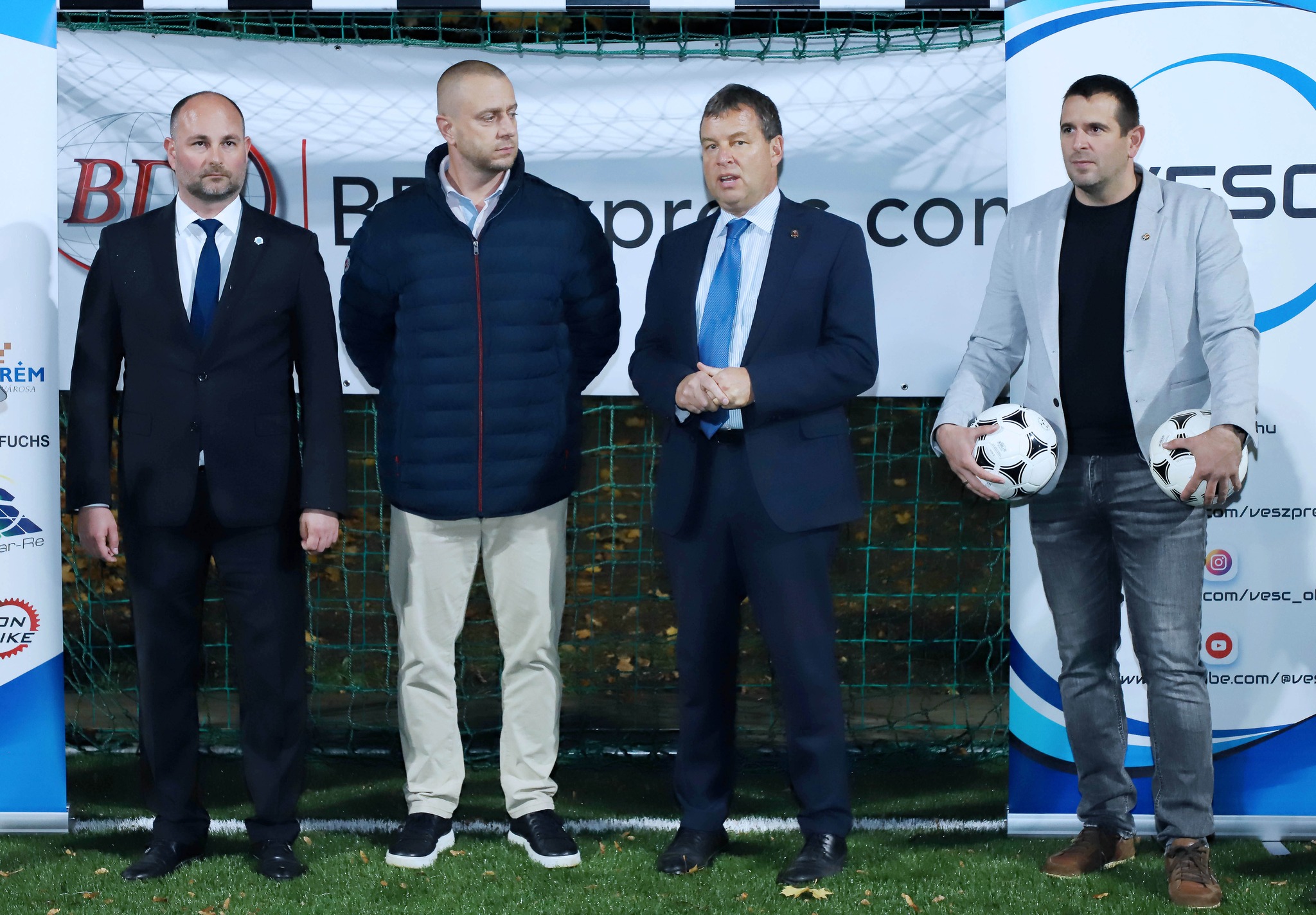 Műfüves sportpálya átadás