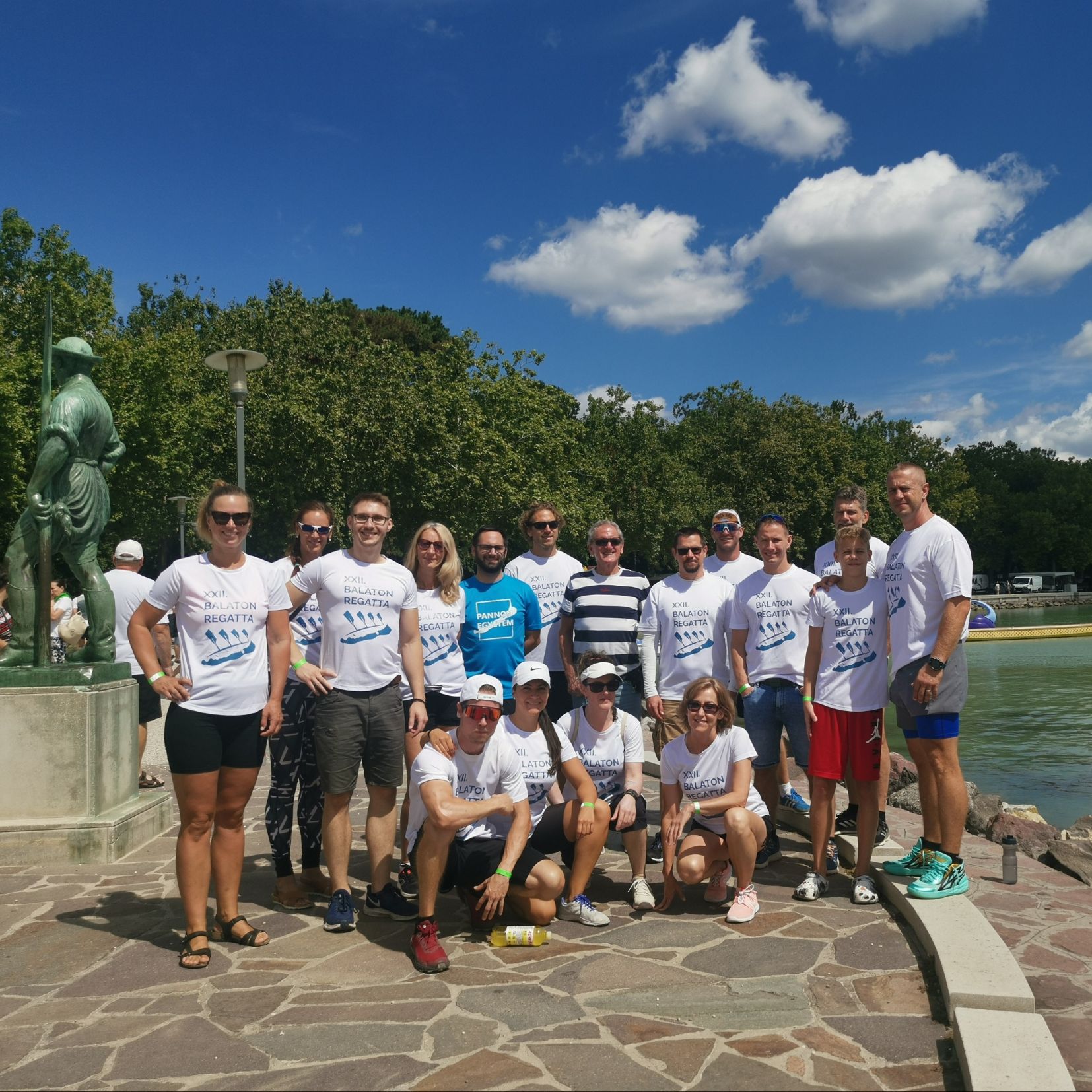 Sárkányhajóba szálltunk