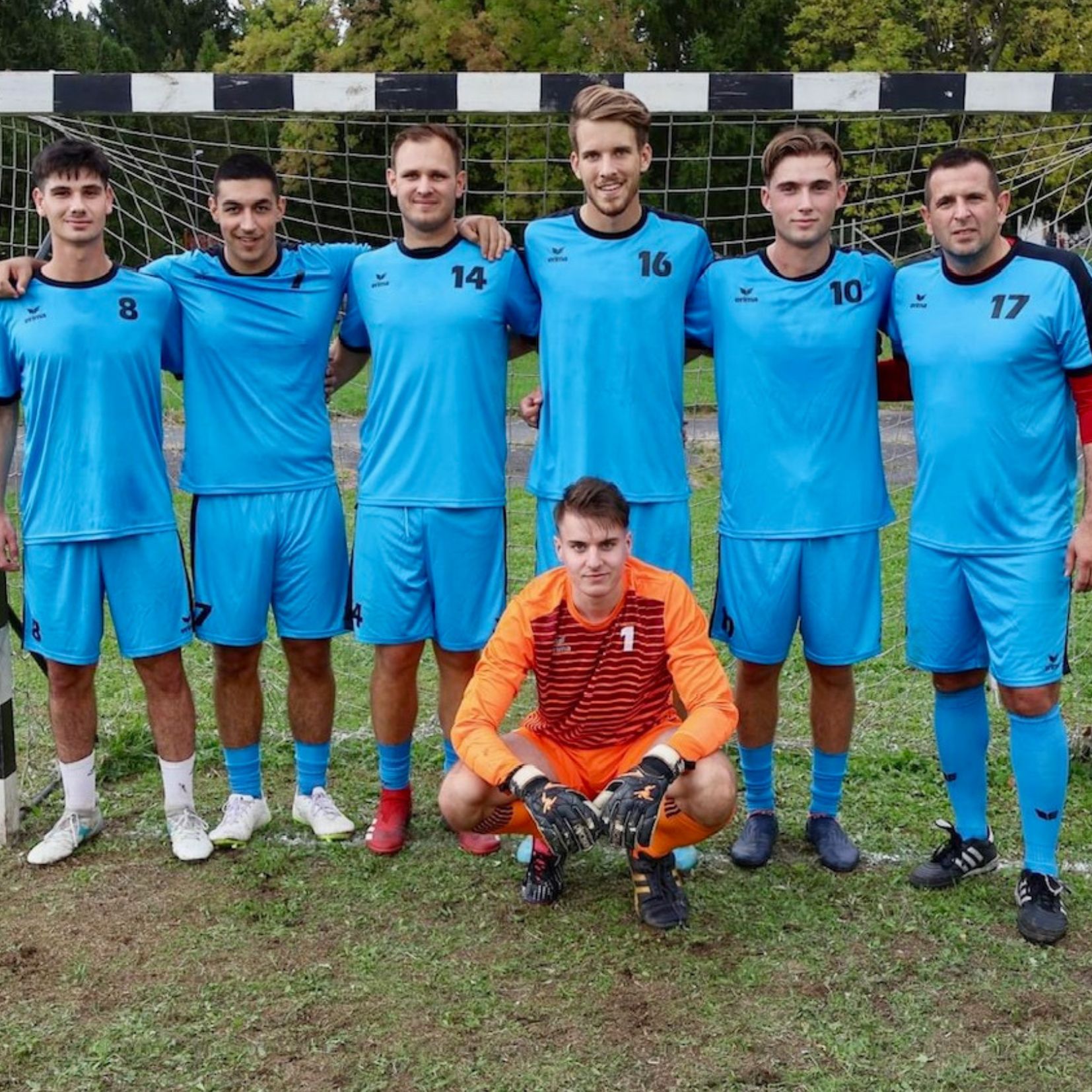 Második helyezés az első PEZEK–ZESE Kispályás Egyetemi Labdarúgó Kupán